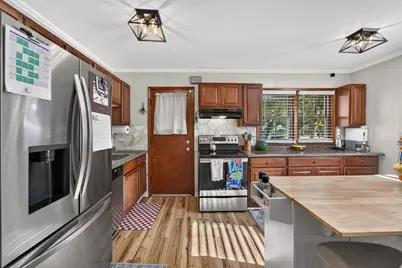 4863 N Santa Monica Blvd, Whitefish Bay, WI 53217 - Photo 9