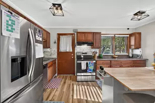 4863 N Santa Monica Blvd, Whitefish Bay, WI 53217 - Photo 9
