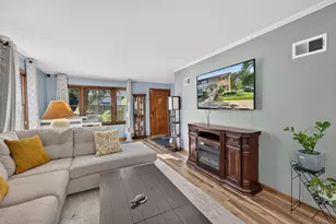 4863 N Santa Monica Blvd, Whitefish Bay, WI 53217 - Photo 5