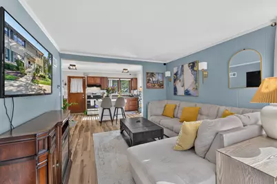 4863 N Santa Monica Blvd, Whitefish Bay, WI 53217 - Photo 3
