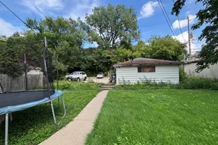 1060 N 47th St, Milwaukee, WI 53208 - Photo 23