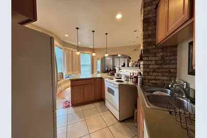1060 N 47th St, Milwaukee, WI 53208 - Photo 11