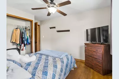 1013  N 6th St, Manitowoc, WI 54220 - Photo 23