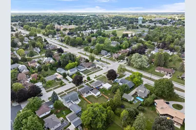 1013  N 6th St, Manitowoc, WI 54220 - Photo 35