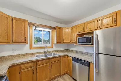627  Hartridge Dr #D, Hartland, WI 53029 - Photo 13