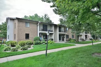 1686 S Carriage Ln, New Berlin, WI 53151 - Photo 1