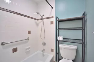 1686 S Carriage Ln, New Berlin, WI 53151 - Photo 19
