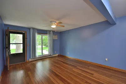 1686 S Carriage Ln, New Berlin, WI 53151 - Photo 3