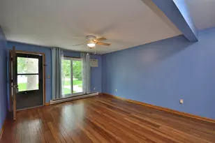 1686 S Carriage Ln, New Berlin, WI 53151 - Photo 3