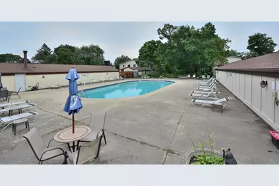 1686 S Carriage Ln, New Berlin, WI 53151 - Photo 23
