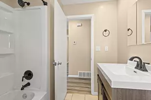 7140 N 48th St, Milwaukee, WI 53223 - Photo 21