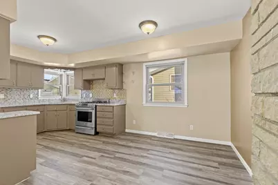 7140 N 48th St, Milwaukee, WI 53223 - Photo 9