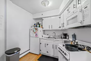 1308 N Astor St, Milwaukee, WI 53202 - Photo 25