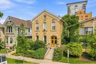1308 N Astor St, Milwaukee, WI 53202 - Photo 1