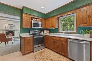 1825 Jean Marie Ct, Brookfield, WI 53005 - Photo 7