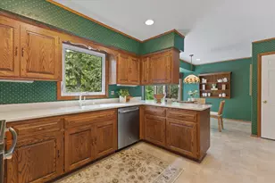 1825 Jean Marie Ct, Brookfield, WI 53005 - Photo 9