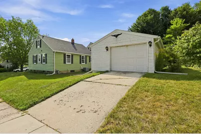 1704 S 9th St, Sheboygan, WI 53081 - Photo 25