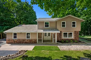 S9W31422 Irwin Ct, Delafield, WI 53183 - Photo 1