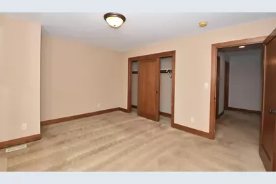 9237  Hollyhock Ln, Racine, WI 53406 - Photo 17