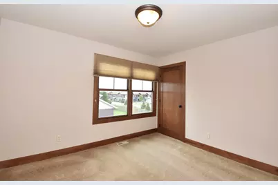 9237  Hollyhock Ln, Racine, WI 53406 - Photo 19