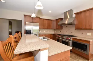 9237 Hollyhock Ln, Racine, WI 53406 - Photo 7