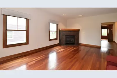 9237  Hollyhock Ln, Racine, WI 53406 - Photo 5