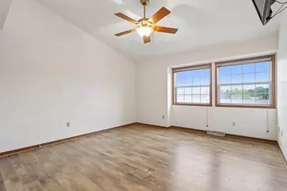 325  Kristin Ct, Brookfield, WI 53045 - Photo 21
