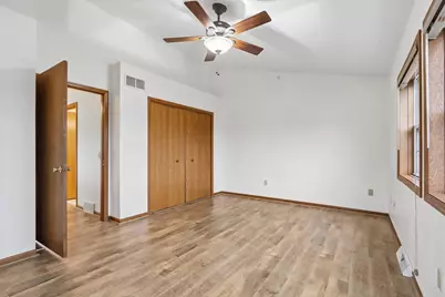 325  Kristin Ct, Brookfield, WI 53045 - Photo 17