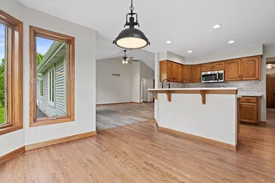 2072 W Hope Ln, Oak Creek, WI 53154 - Photo 7