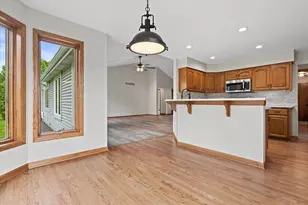 2072 W Hope Ln, Oak Creek, WI 53154 - Photo 7