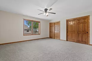 2072 W Hope Ln, Oak Creek, WI 53154 - Photo 25