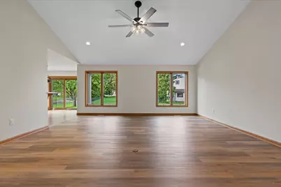 2072 W Hope Ln, Oak Creek, WI 53154 - Photo 21