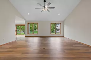2072 W Hope Ln, Oak Creek, WI 53154 - Photo 21