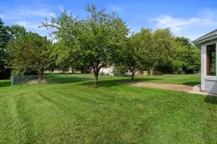 2072 W Hope Ln, Oak Creek, WI 53154 - Photo 39