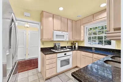 9606 N Orchard Ct, Mequon, WI 53092 - Photo 9