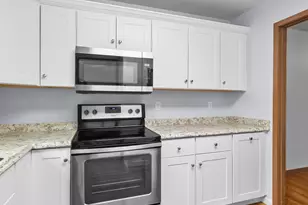 2402 Crosscreek Dr, Sheboygan, WI 53081 - Photo 5