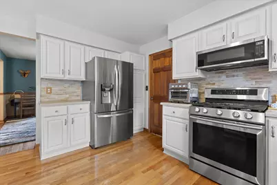 27015  Lorie Dr, Racine, WI 53185 - Photo 17