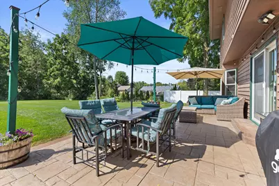 27015  Lorie Dr, Racine, WI 53185 - Photo 43