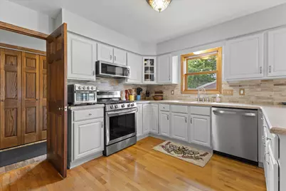 27015  Lorie Dr, Racine, WI 53185 - Photo 19