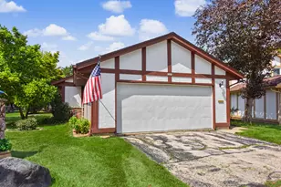 5297 Somerset Ln, Greenfield, WI 53221 - Photo 23