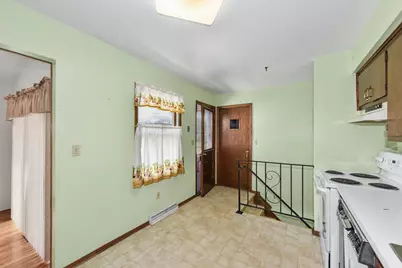 5297  Somerset Ln, Greenfield, WI 53221 - Photo 7