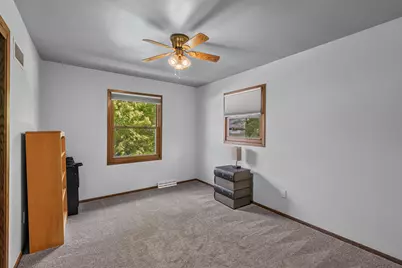 9301 S Sherwood Dr, Franklin, WI 53132 - Photo 29