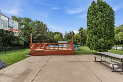 9301 S Sherwood Dr, Franklin, WI 53132 - Photo 39