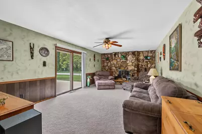 9301 S Sherwood Dr, Franklin, WI 53132 - Photo 15