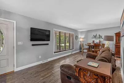 9301 S Sherwood Dr, Franklin, WI 53132 - Photo 19