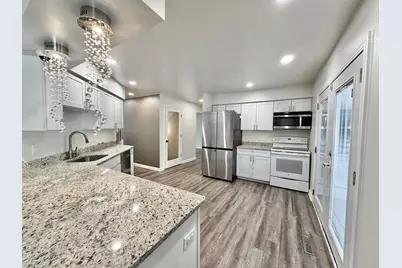 2124  Harris-Highland Dr, Waukesha, WI 53188 - Photo 5