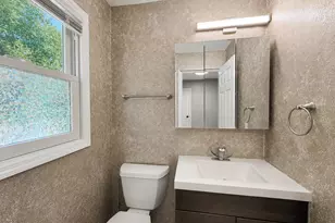 2124 Harris Highland Dr, Waukesha, WI 53188 - Photo 33