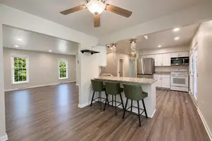2124 Harris Highland Dr, Waukesha, WI 53188 - Photo 7