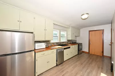8447 W Maple St #8449, West Allis, WI 53214 - Photo 25