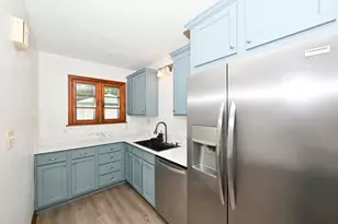 8447 W Maple St, West Allis, WI 53214 - Photo 15